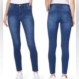 Curve Appeal Brand - Tummy Tucking High Rise Comfort Waist Skinny Jeans - Size 8